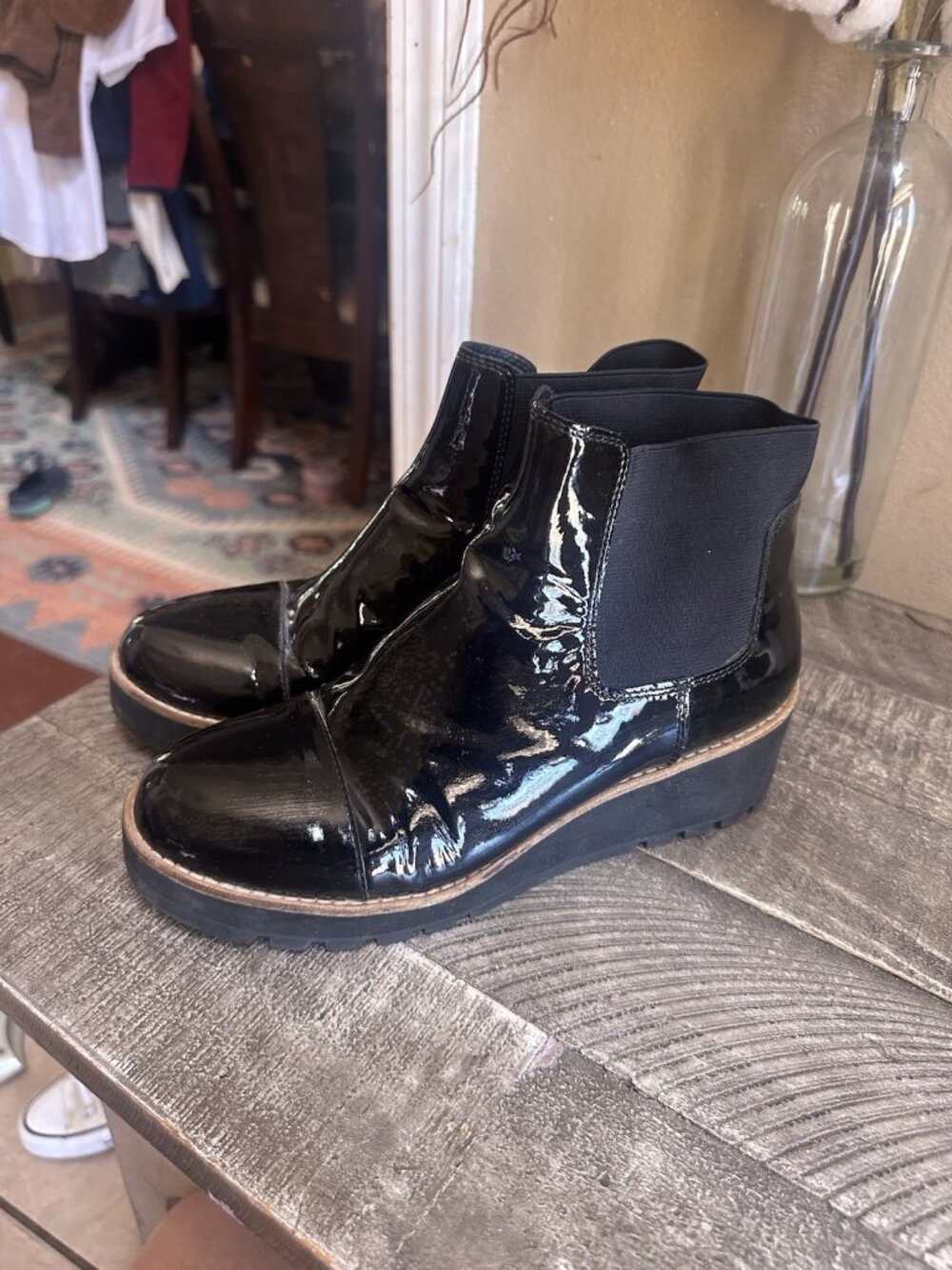 Eileen Fisher Black Patent Chelsea Platform Lug Sole Ankle Boots Women's Sz 7.5 - Picture 2 of 5